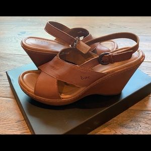 New BOC brown wedge sandal